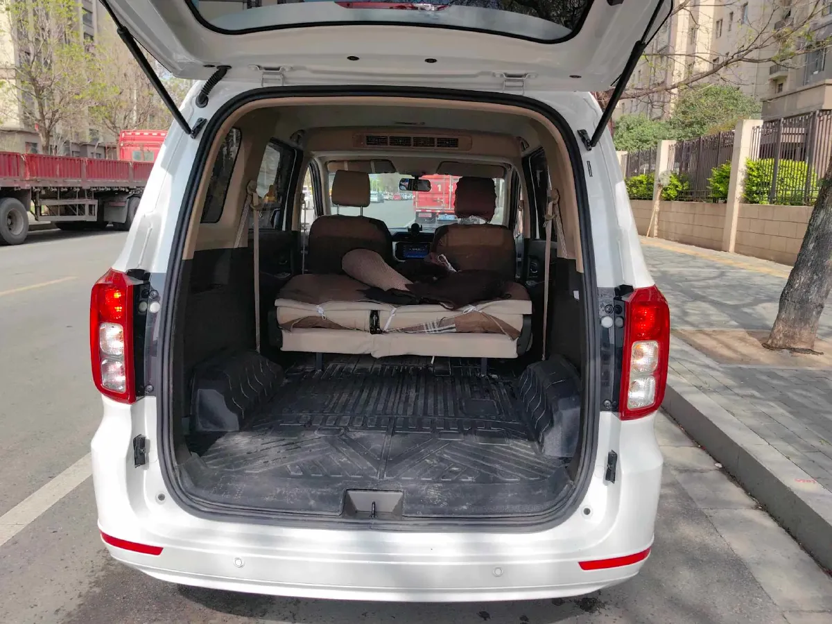 2021 WuLing HongGuang 1.5L 99HP L4 6MT,autocango,china used car exporter,china ev exporter,chinese used car exporter,chinese used ev exporter