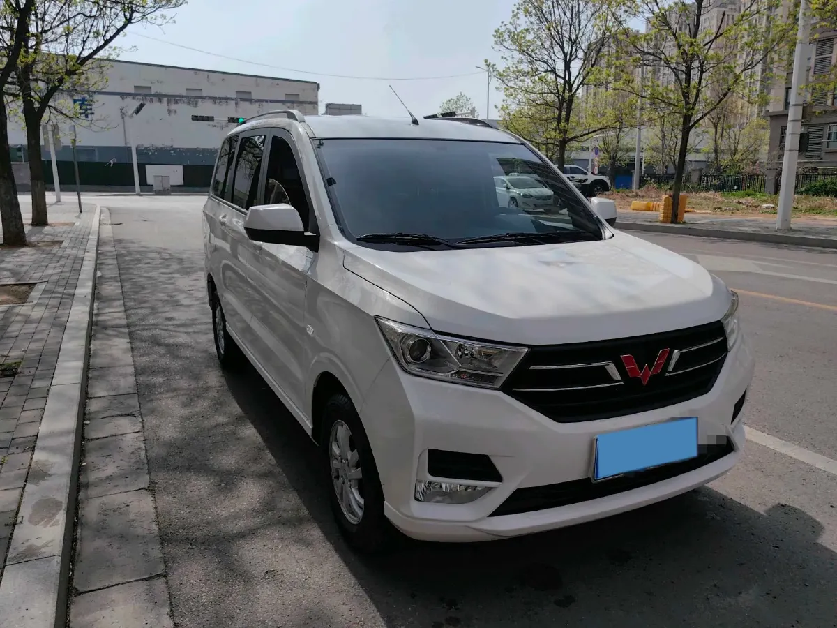 2021 WuLing HongGuang 1.5L 99HP L4 6MT,autocango,china used car exporter,china ev exporter,chinese used car exporter,chinese used ev exporter