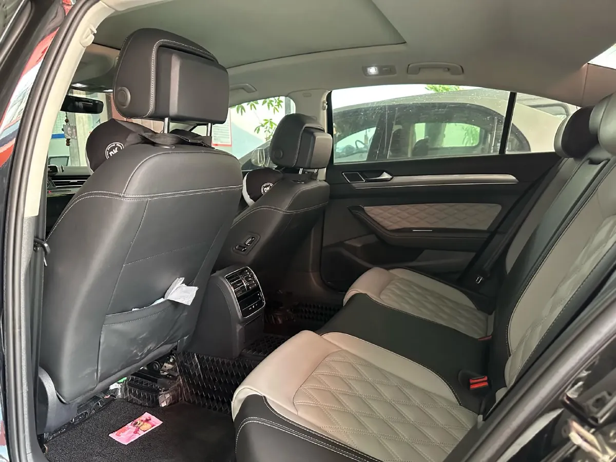 2023 Volkswagen Magotan 1.4T 150HP L4 7DCT,autocango,china used car exporter,china ev exporter,chinese used car exporter,chinese used ev exporter