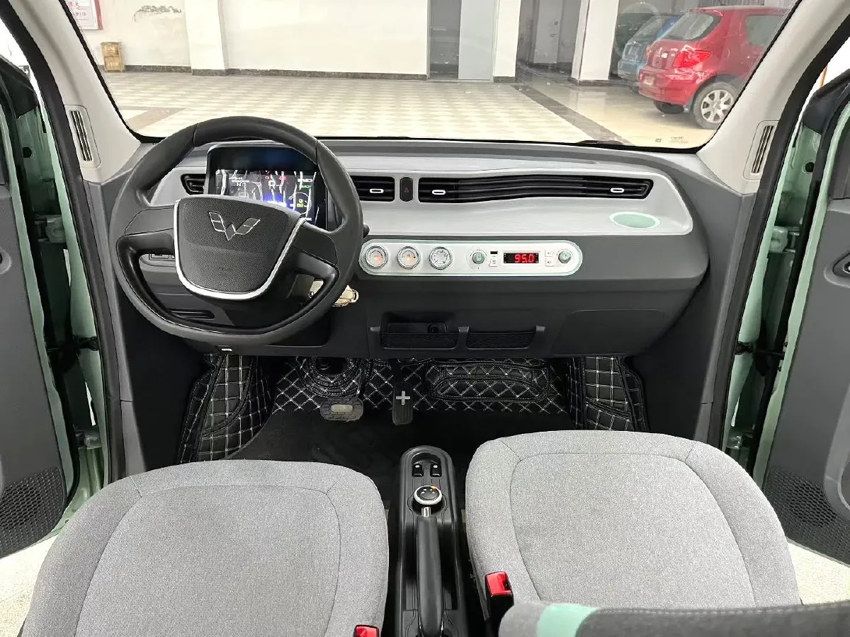 2022 WuLing HongGuang MINI EV BEV 13.9KWH,autocango,china used car exporter,china ev exporter,chinese used car exporter,chinese used ev exporter