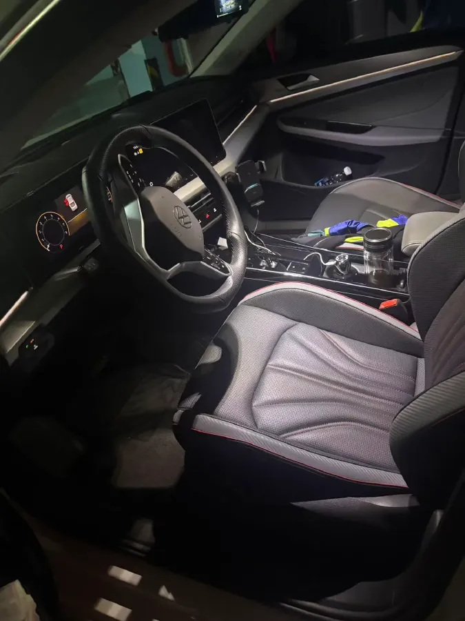 2022 Skoda Superb 2.0T 186HP L4 7DCT,autocango,china used car exporter,china ev exporter,chinese used car exporter,chinese used ev exporter