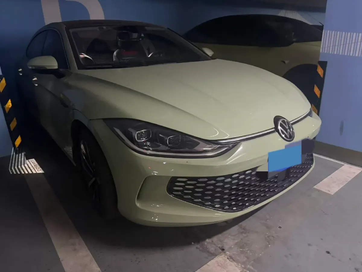 2022 Skoda Superb 2.0T 186HP L4 7DCT,autocango,china used car exporter,china ev exporter,chinese used car exporter,chinese used ev exporter