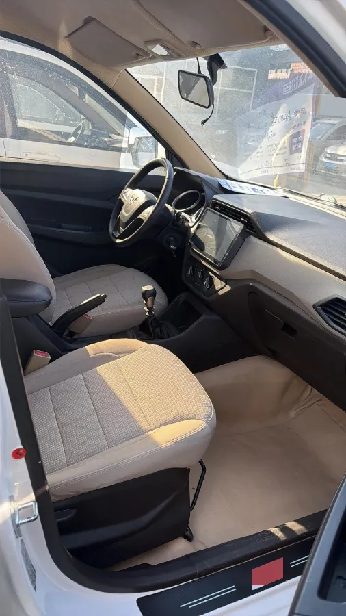 2019 WuLing HongGuang 1.5L 99HP L4 6MT,autocango,china used car exporter,china ev exporter,chinese used car exporter,chinese used ev exporter