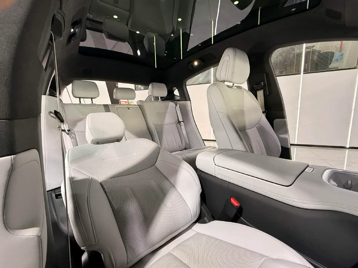 2025 Xpeng G6 BEV 68.5KWH,autocango,china used car exporter,china ev exporter,chinese used car exporter,chinese used ev exporter