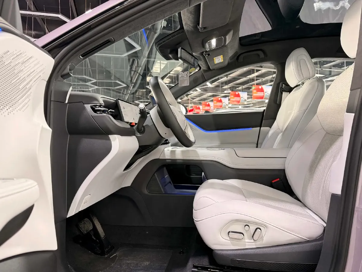 2025 Xpeng G6 BEV 68.5KWH,autocango,china used car exporter,china ev exporter,chinese used car exporter,chinese used ev exporter