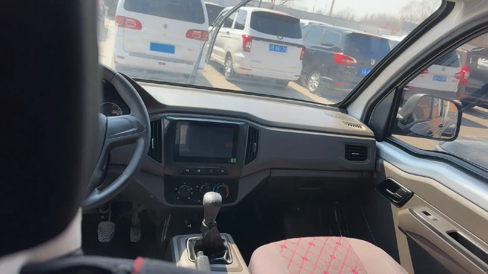 2023 WuLing RongGuang New Truck 1.5L 102HP L4 5MT,autocango,china used car exporter,china ev exporter,chinese used car exporter,chinese used ev exporter