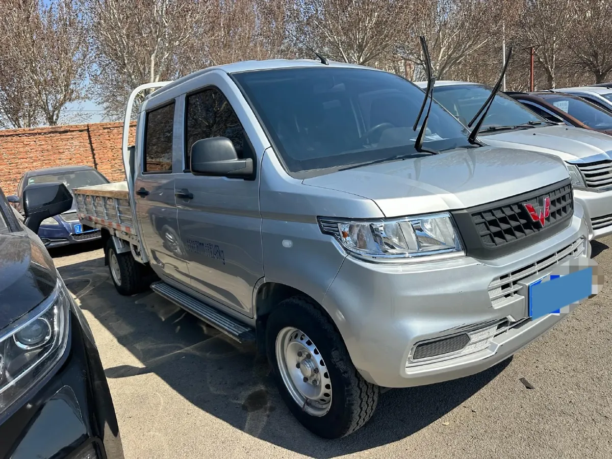 2023 WuLing RongGuang New Truck 1.5L 102HP L4 5MT,autocango,china used car exporter,china ev exporter,chinese used car exporter,chinese used ev exporter