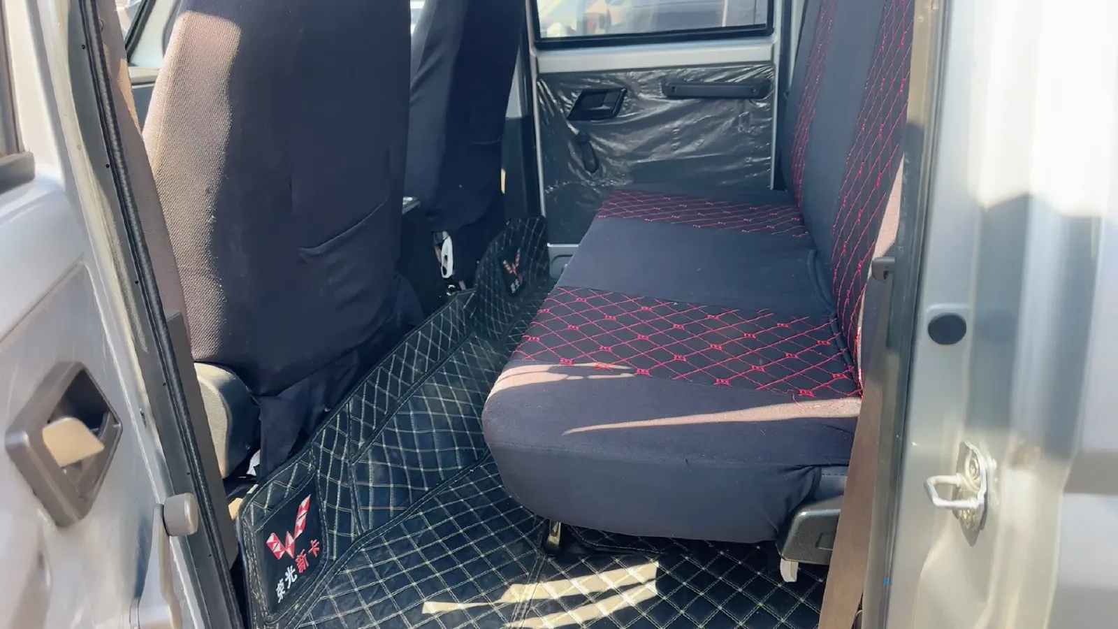 2023 WuLing RongGuang New Truck 1.5L 102HP L4 5MT,autocango,china used car exporter,china ev exporter,chinese used car exporter,chinese used ev exporter