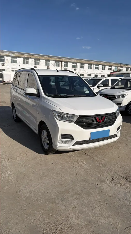 2021 WuLing HongGuang 1.5L 99HP L4 6MT,autocango,china used car exporter,china ev exporter,chinese used car exporter,chinese used ev exporter