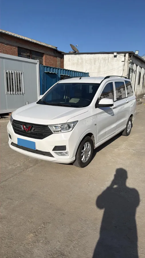2021 WuLing HongGuang 1.5L 99HP L4 6MT,autocango,china used car exporter,china ev exporter,chinese used car exporter,chinese used ev exporter