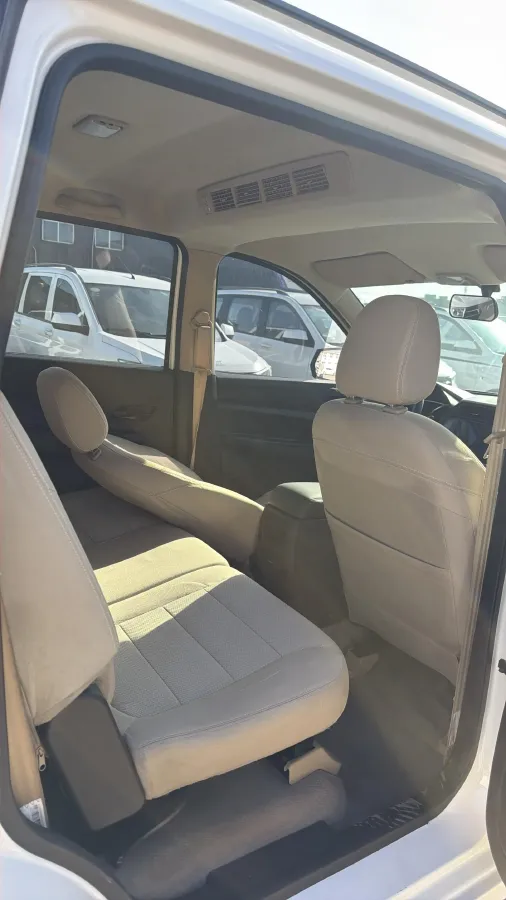 2021 WuLing HongGuang 1.5L 99HP L4 6MT,autocango,china used car exporter,china ev exporter,chinese used car exporter,chinese used ev exporter