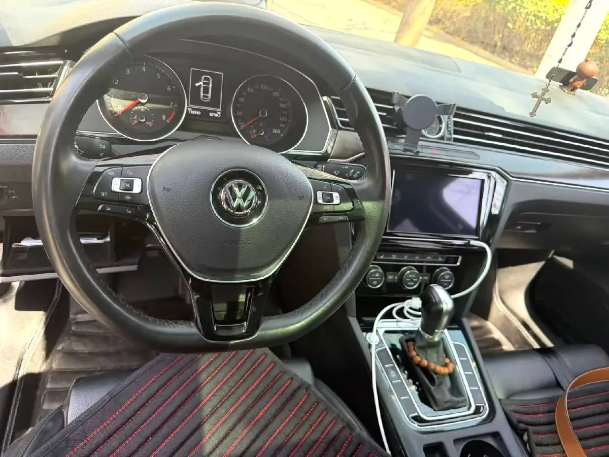 2019 Volkswagen Magotan 2.0T 186HP L4 7DCT,autocango,china used car exporter,china ev exporter,chinese used car exporter,chinese used ev exporter