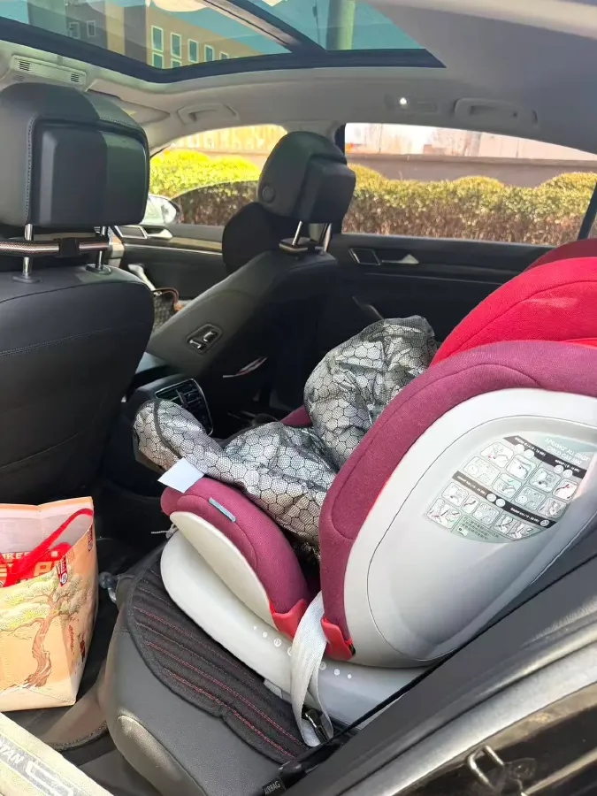 2019 Volkswagen Magotan 2.0T 186HP L4 7DCT,autocango,china used car exporter,china ev exporter,chinese used car exporter,chinese used ev exporter