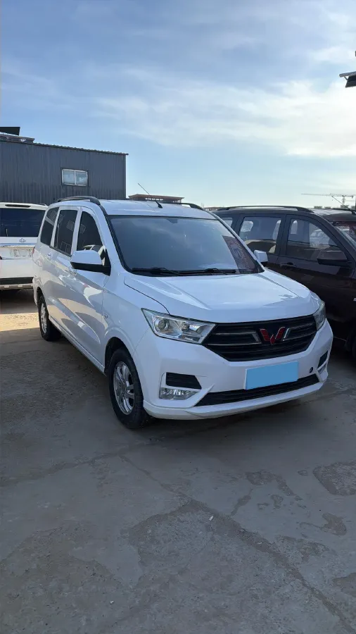 2021 WuLing RongGuang New Truck 1.5L 99HP L4 5MT,autocango,china used car exporter,china ev exporter,chinese used car exporter,chinese used ev exporter