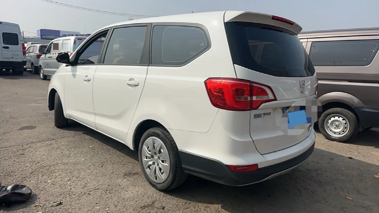 2016 BaoJun 730 1.5L 112HP L4 5MT,autocango,china used car exporter,china ev exporter,chinese used car exporter,chinese used ev exporter