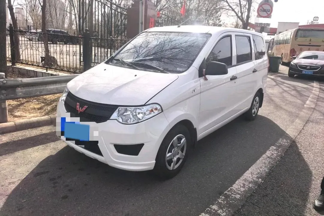 2021 WuLing HongGuang 1.5L 99HP L4 6MT,autocango,china used car exporter,china ev exporter,chinese used car exporter,chinese used ev exporter