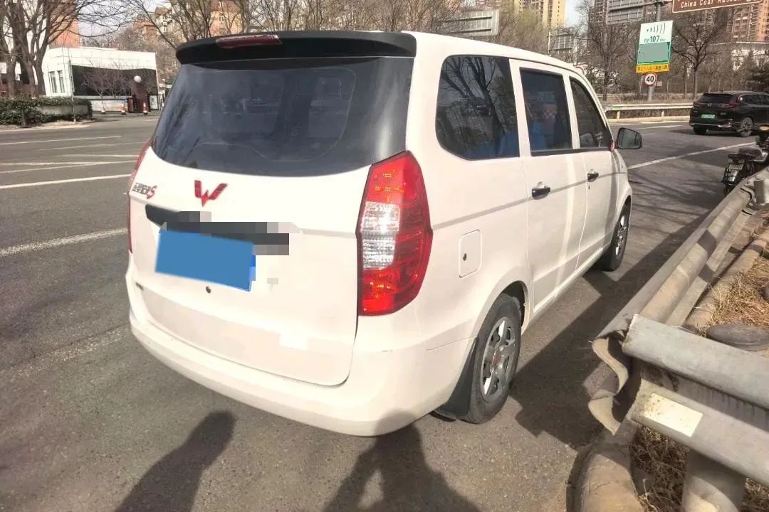 2021 WuLing HongGuang 1.5L 99HP L4 6MT,autocango,china used car exporter,china ev exporter,chinese used car exporter,chinese used ev exporter