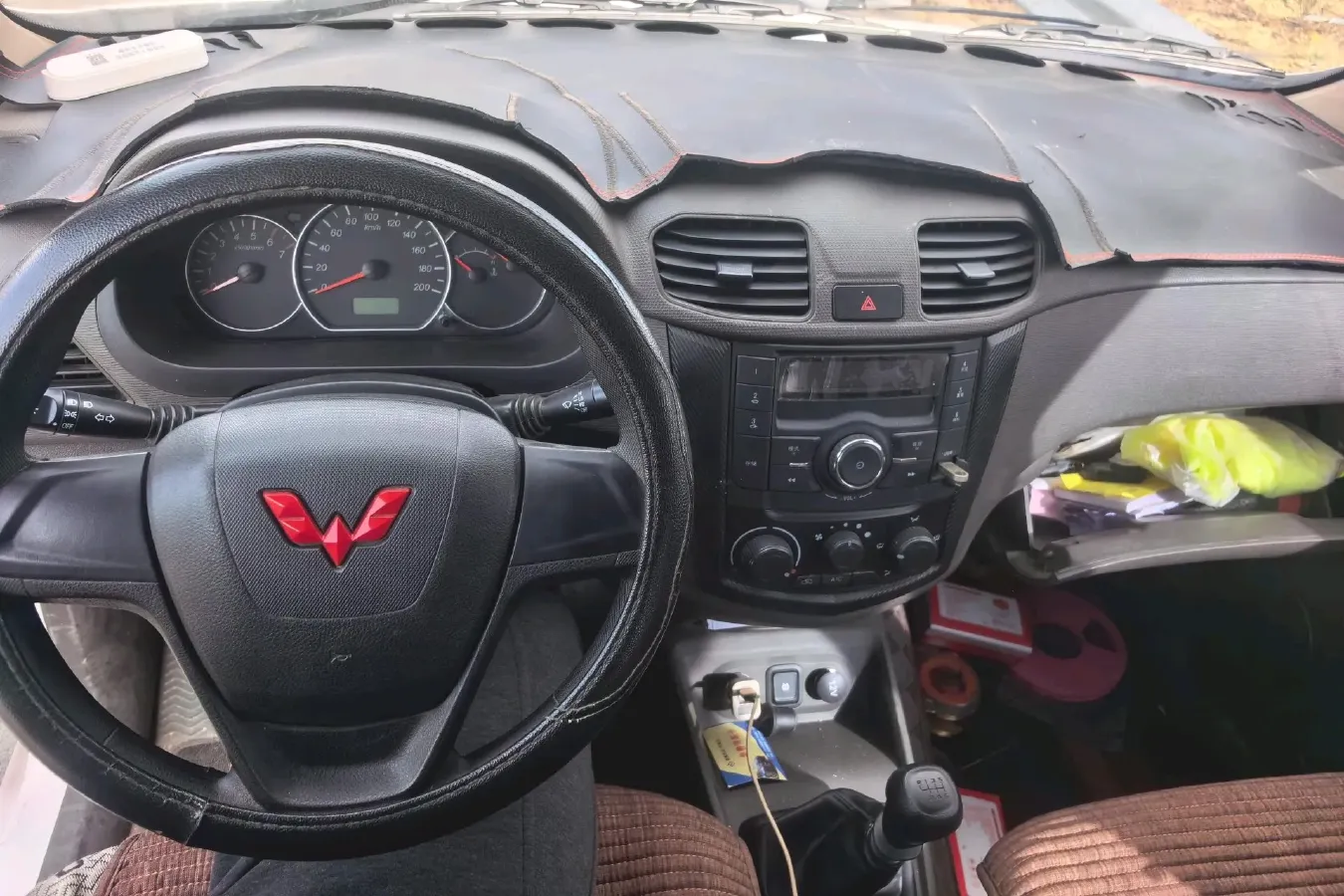 2021 WuLing HongGuang 1.5L 99HP L4 6MT,autocango,china used car exporter,china ev exporter,chinese used car exporter,chinese used ev exporter