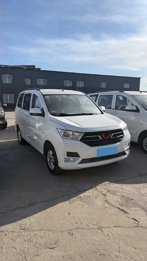 2019 WuLing HongGuang 1.5L 99HP L4 6MT,autocango,china used car exporter,china ev exporter,chinese used car exporter,chinese used ev exporter