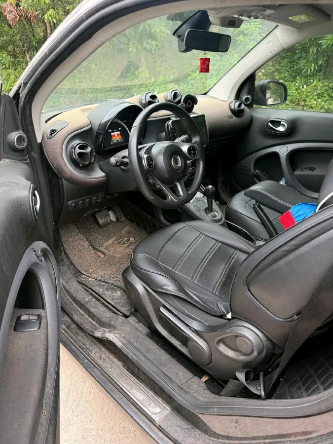 2017 Smart smart fortwo 1.0L 71HP L3 6DCT,autocango,china used car exporter,china ev exporter,chinese used car exporter,chinese used ev exporter