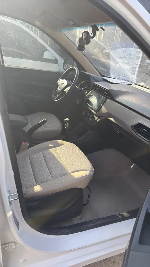 2019 WuLing HongGuang 1.5L 99HP L4 6MT,autocango,china used car exporter,china ev exporter,chinese used car exporter,chinese used ev exporter