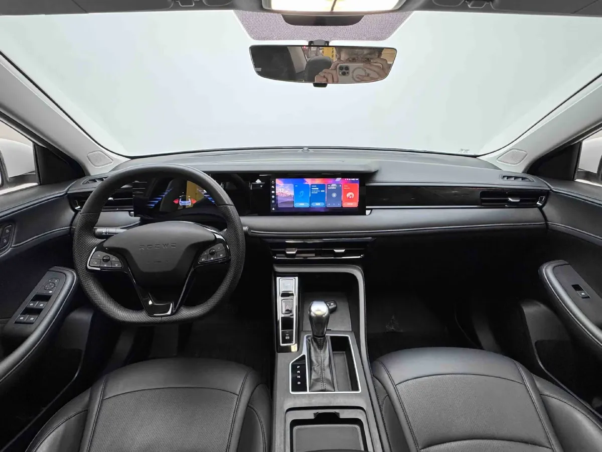 2023 Roewe i5 1.5L 129HP L4 CVT,autocango,china used car exporter,china ev exporter,chinese used car exporter,chinese used ev exporter