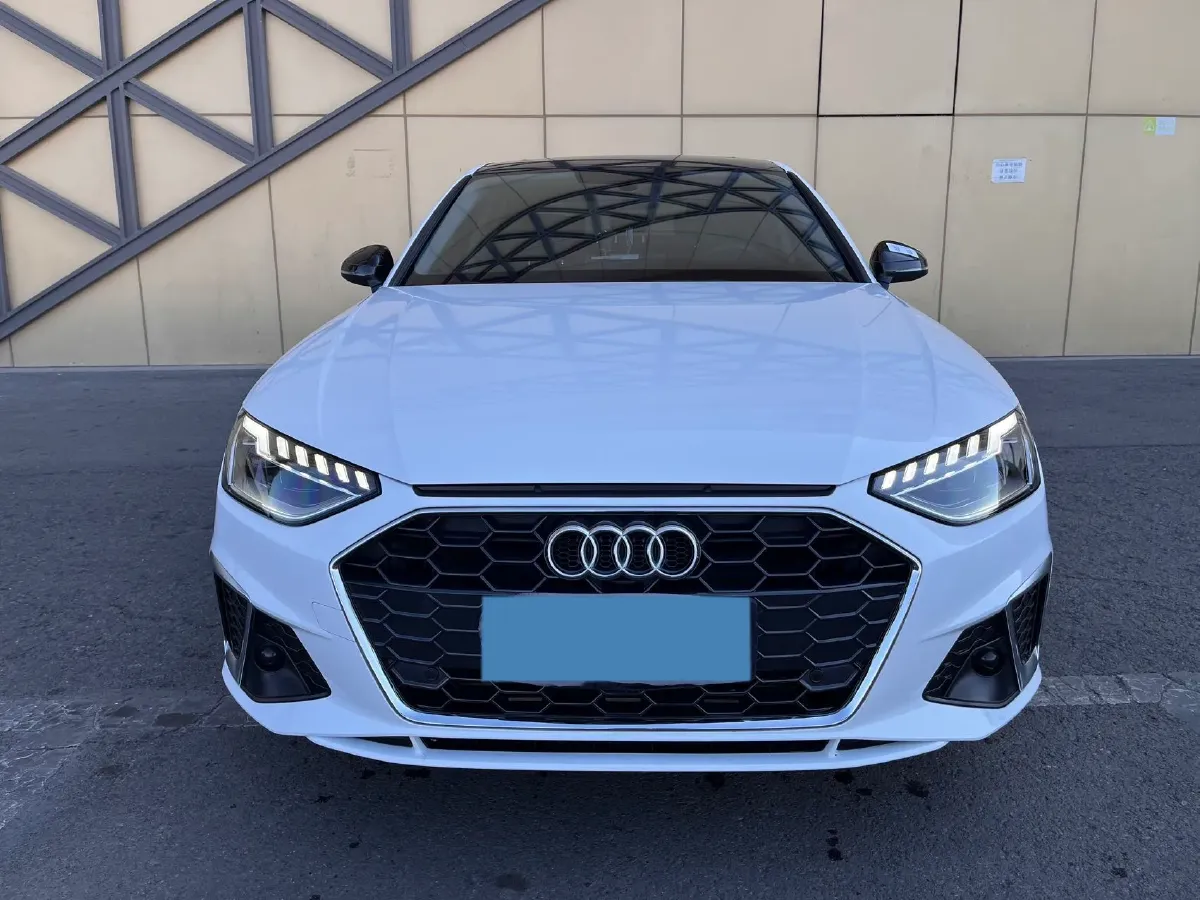 2022 Audi A4L 2.0T 190HP L4 7DCT,autocango,china used car exporter,china ev exporter,chinese used car exporter,chinese used ev exporter
