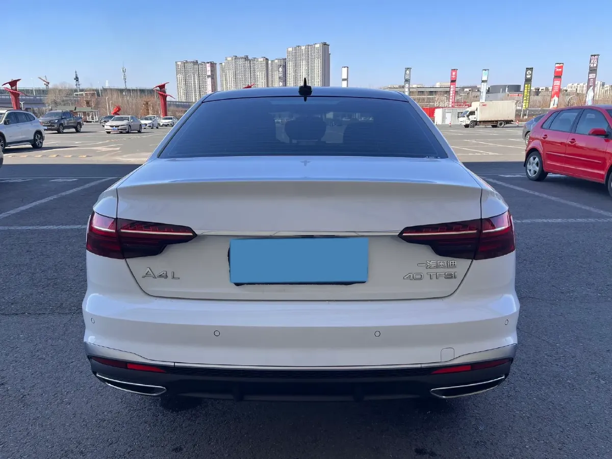 2022 Audi A4L 2.0T 190HP L4 7DCT,autocango,china used car exporter,china ev exporter,chinese used car exporter,chinese used ev exporter