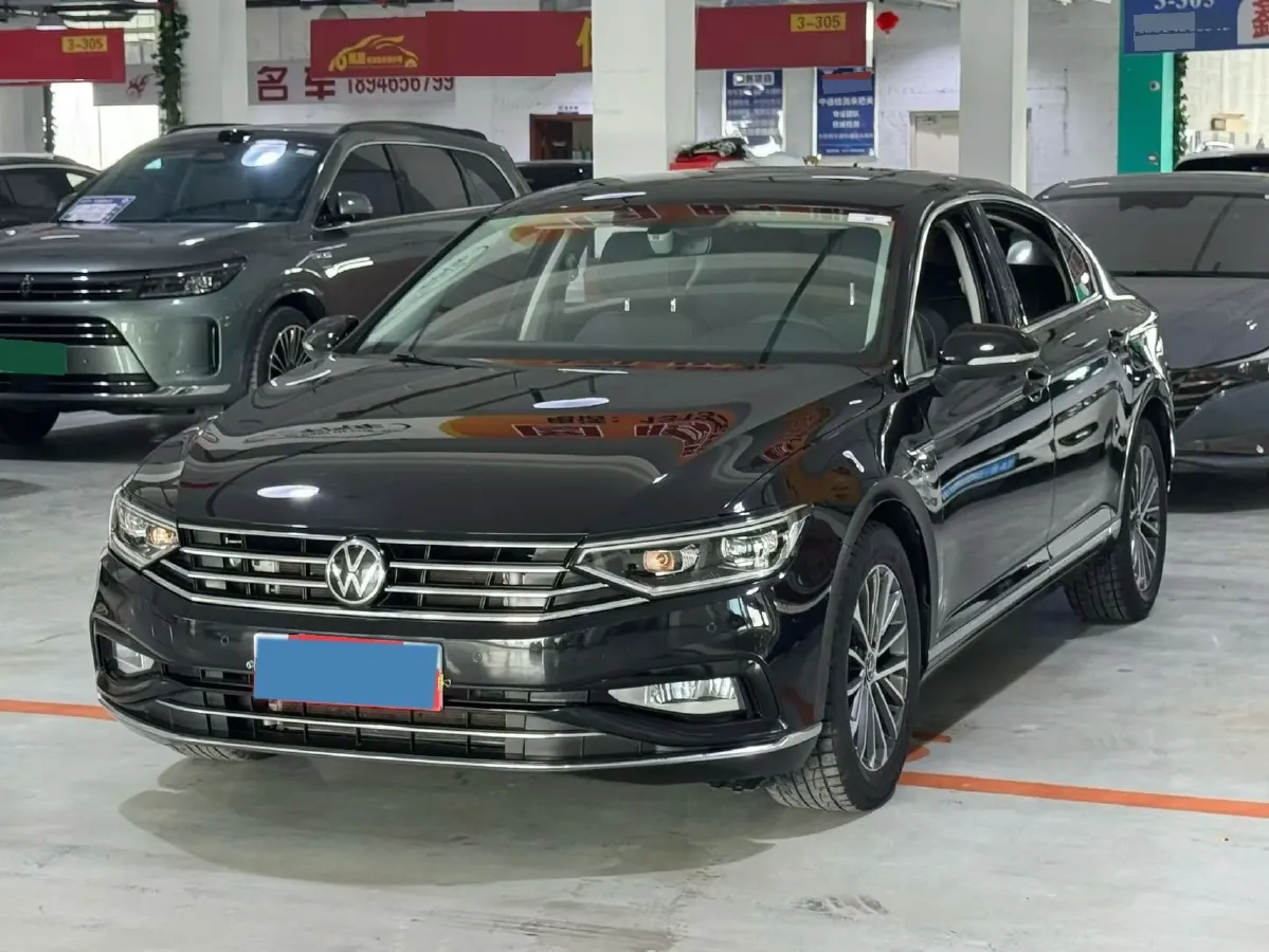 2020 Volkswagen Magotan 2.0T 186HP L4 7DCT,autocango,china used car exporter,china ev exporter,chinese used car exporter,chinese used ev exporter