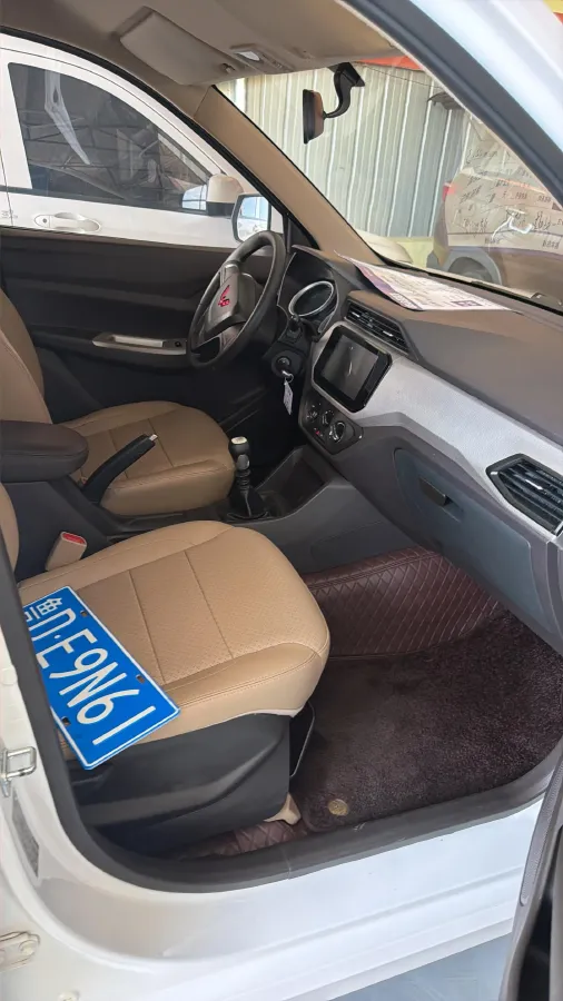 2021 WuLing HongGuang 1.5L 99HP L4 6MT,autocango,china used car exporter,china ev exporter,chinese used car exporter,chinese used ev exporter