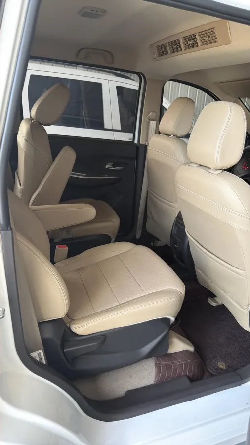 2021 WuLing HongGuang 1.5L 99HP L4 6MT,autocango,china used car exporter,china ev exporter,chinese used car exporter,chinese used ev exporter