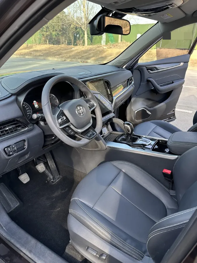 2018 Brilliance Auto V7 1.6T 204HP L4 6MT,autocango,china used car exporter,china ev exporter,chinese used car exporter,chinese used ev exporter