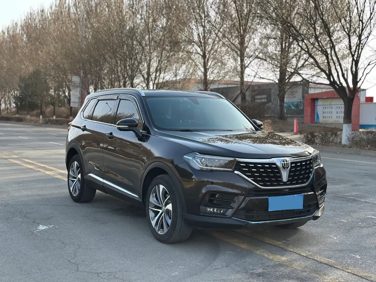 2018 Brilliance Auto V7 1.6T 204HP L4 6MT,autocango,china used car exporter,china ev exporter,chinese used car exporter,chinese used ev exporter
