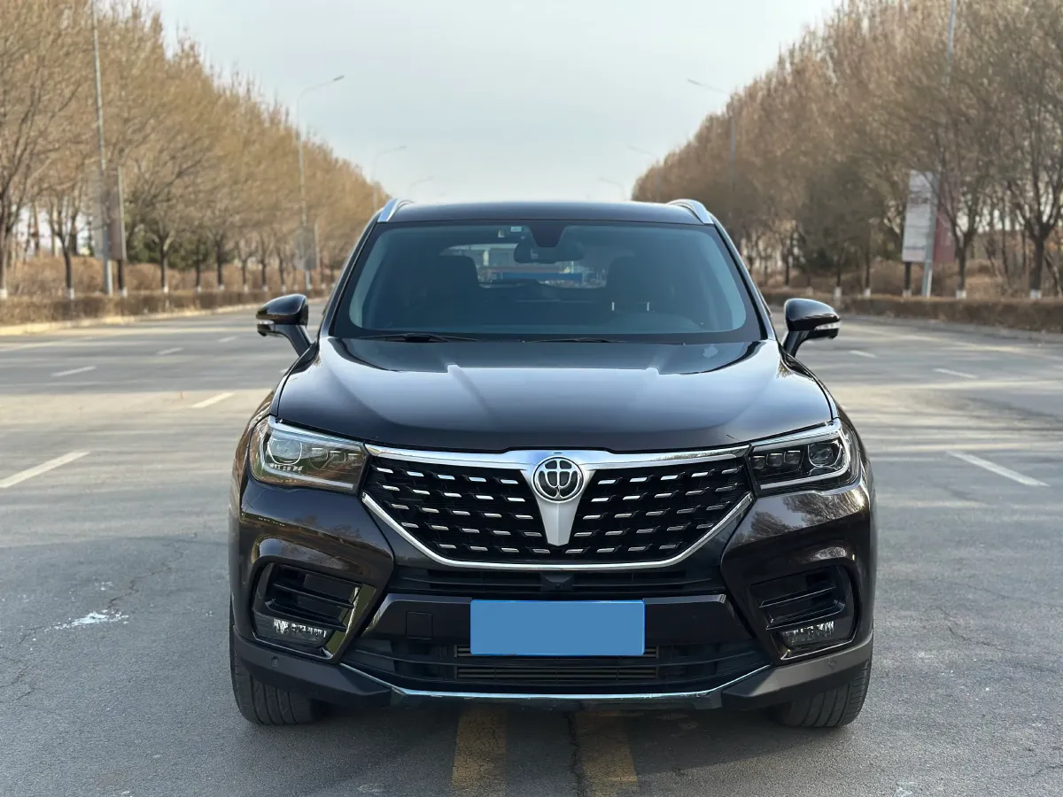 2018 Brilliance Auto V7 1.6T 204HP L4 6MT,autocango,china used car exporter,china ev exporter,chinese used car exporter,chinese used ev exporter