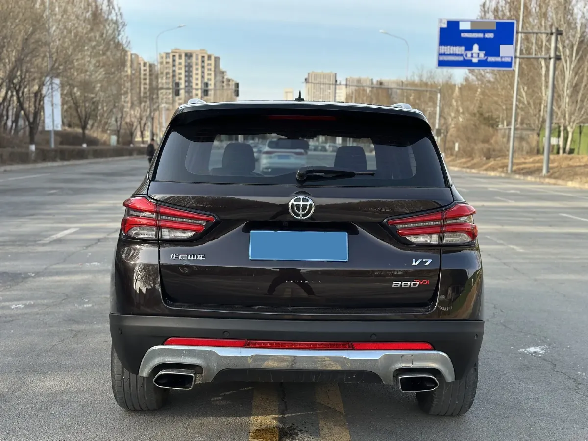 2018 Brilliance Auto V7 1.6T 204HP L4 6MT,autocango,china used car exporter,china ev exporter,chinese used car exporter,chinese used ev exporter