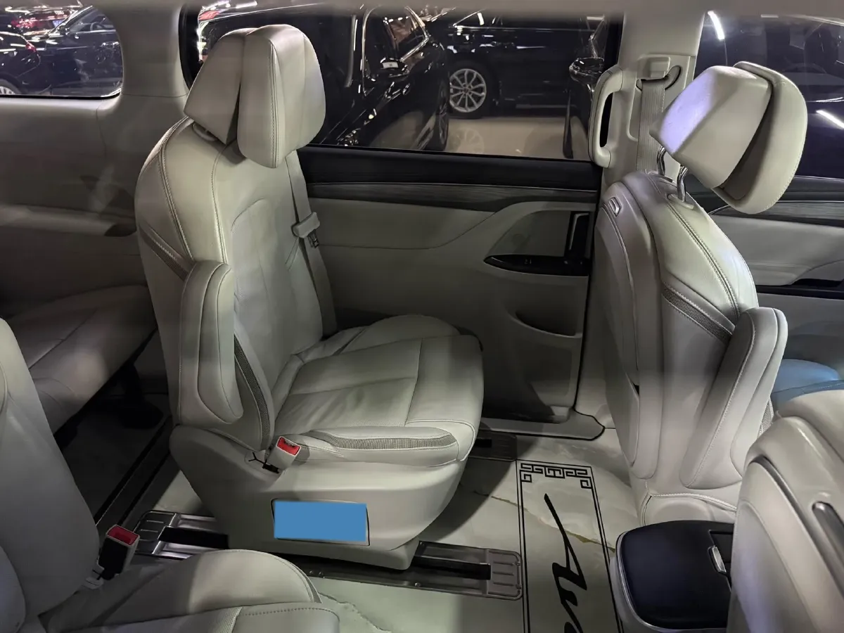 2023 Buick GL8 2.0T 237HP L4 9AT,autocango,china used car exporter,china ev exporter,chinese used car exporter,chinese used ev exporter