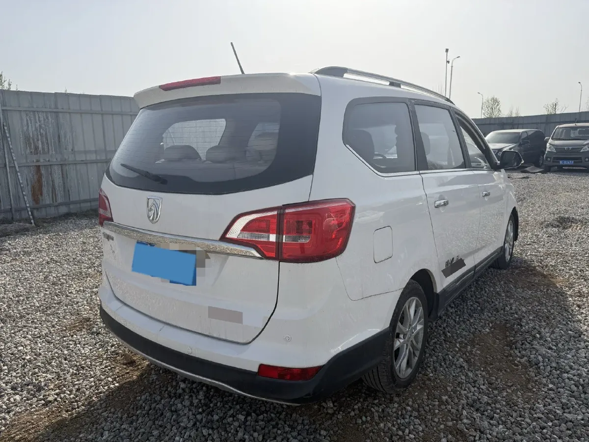 2016 BaoJun 730 1.5L 112HP L4 5MT,autocango,china used car exporter,china ev exporter,chinese used car exporter,chinese used ev exporter