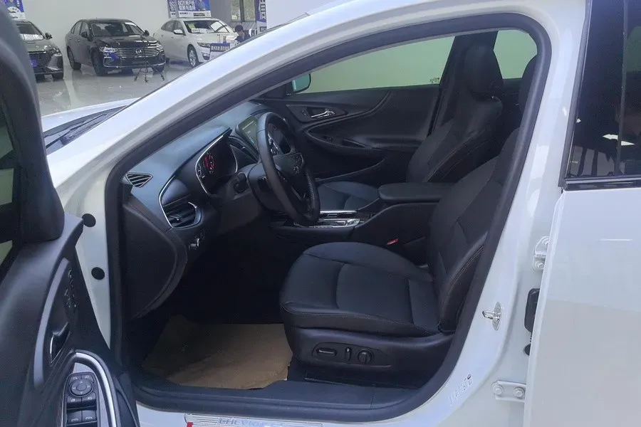 2019 Chevrolet Malibu XL 2.0T 241HP L4 9AT,autocango,china used car exporter,china ev exporter,chinese used car exporter,chinese used ev exporter