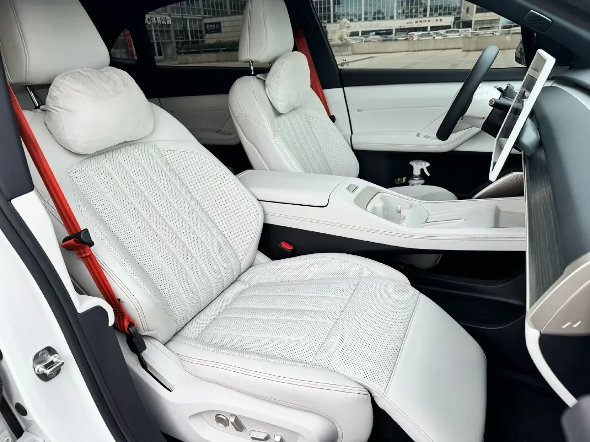 2024 ONVO L60 BEV 60KWH,autocango,china used car exporter,china ev exporter,chinese used car exporter,chinese used ev exporter