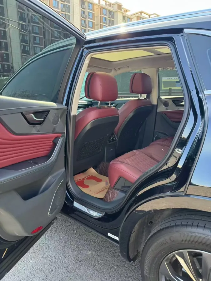 2023 HongQi HS5 2.0T 252HP L4 8AT,autocango,china used car exporter,china ev exporter,chinese used car exporter,chinese used ev exporter