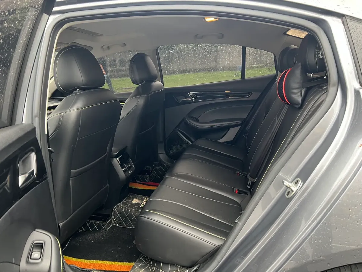 2021 Roewe i5 1.5L 120HP L4 CVT,autocango,china used car exporter,china ev exporter,chinese used car exporter,chinese used ev exporter