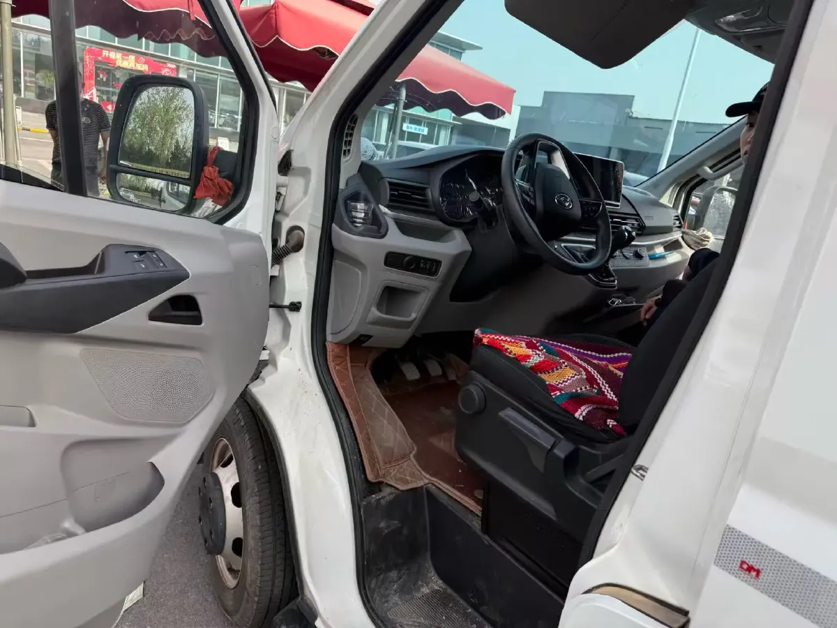 2024 MAXUS XinTu V90 2.0T 150HP L4 6MT,autocango,china used car exporter,china ev exporter,chinese used car exporter,chinese used ev exporter