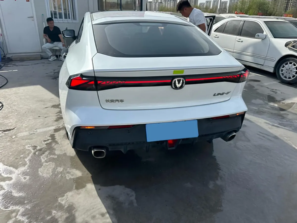 2023 ChangAn UNI-V 1.5T 188HP L4 7DCT,autocango,china used car exporter,china ev exporter,chinese used car exporter,chinese used ev exporter