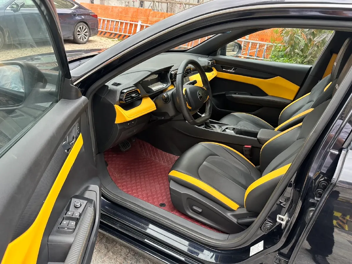 2023 DongFeng Aeolus YiXuan 1.5T 197HP L4 6DCT,autocango,china used car exporter,china ev exporter,chinese used car exporter,chinese used ev exporter