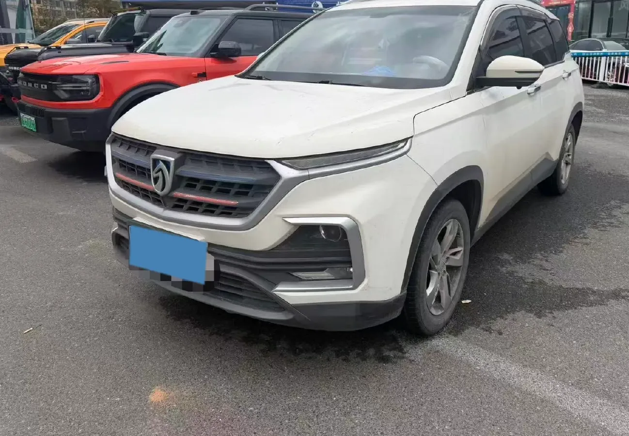 2018 BaoJun 530 1.5T 150HP L4 6MT,autocango,china used car exporter,china ev exporter,chinese used car exporter,chinese used ev exporter
