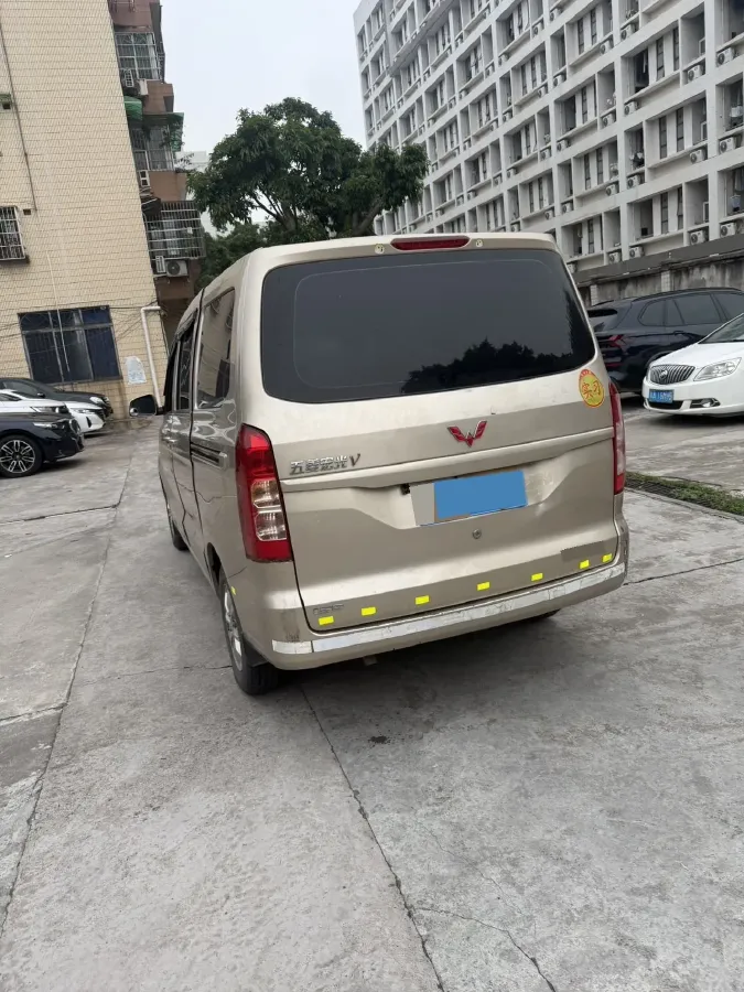2019 WuLing HongGuang V 1.5L 99HP L4 6MT,autocango,china used car exporter,china ev exporter,chinese used car exporter,chinese used ev exporter