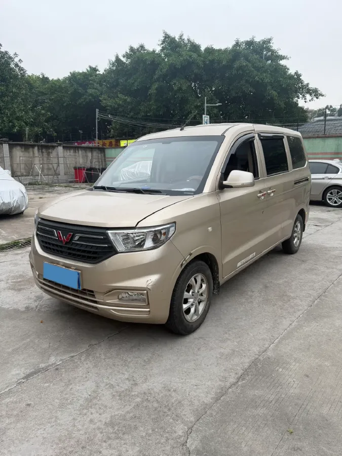 2019 WuLing HongGuang V 1.5L 99HP L4 6MT,autocango,china used car exporter,china ev exporter,chinese used car exporter,chinese used ev exporter