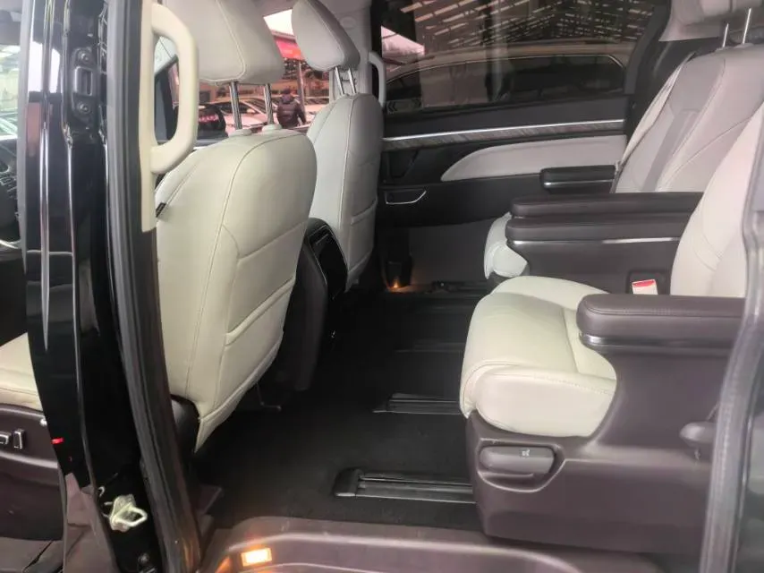 2021 GAC Trumpchi M8 2.0T 252HP L4 8AT,autocango,china used car exporter,china ev exporter,chinese used car exporter,chinese used ev exporter