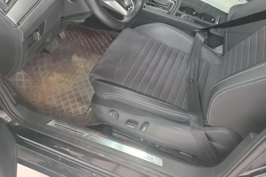 2020 Volkswagen Magotan 2.0T 186HP L4 7DCT,autocango,china used car exporter,china ev exporter,chinese used car exporter,chinese used ev exporter