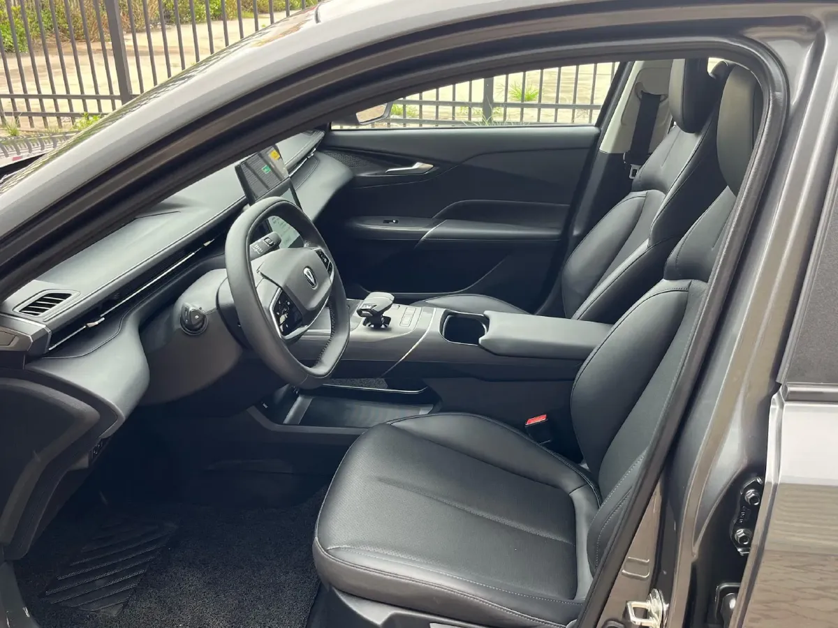 2023 ChangAn Lamore 1.5T 170HP L4 7DCT,autocango,china used car exporter,china ev exporter,chinese used car exporter,chinese used ev exporter